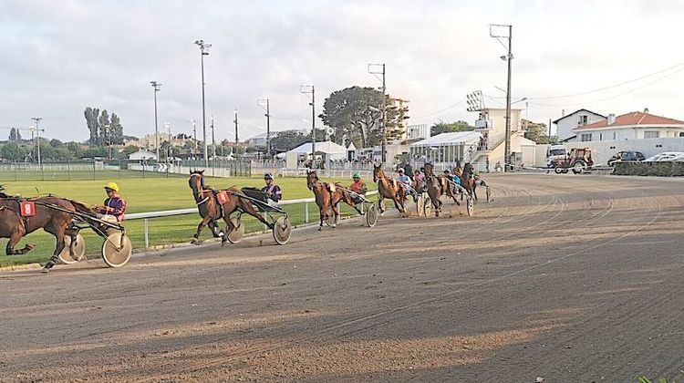 AU TROT - Les belles nocturnes du meeting de Biarritz